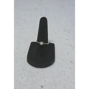 Fine 10K Gold Ring – Size 6.75 -- Weighs 1.66 Grams